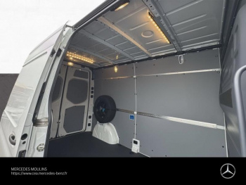 Photo 11 du bon plan MERCEDES-BENZ Sprinter Fg VUL 312 eSprinter 39 3T5 3 batteries occasion à 20980 €