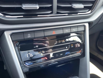 Photo 12 du bon plan VOLKSWAGEN T-Roc 1.5 TSI EVO 150ch Life Plus DSG7 occasion à 27390 €
