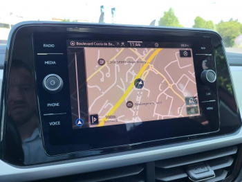 Photo 15 du bon plan VOLKSWAGEN T-Roc 1.5 TSI EVO 150ch Life Plus DSG7 occasion à 27390 €