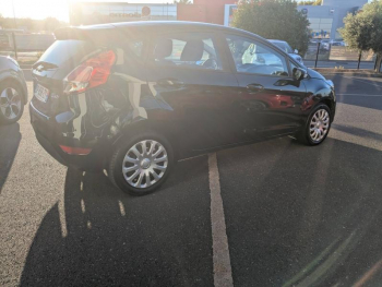 Photo 16 du bon plan FORD Fiesta 1.25 60ch Trend 5p occasion à 10990 €