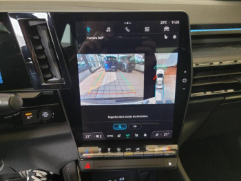 Photo 14 du bon plan RENAULT Austral 1.3 TCe mild hybrid 160ch Iconic auto occasion à 27990 €