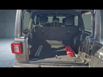 Photo 5 du bon plan JEEP Wrangler 2.0 T 380ch 4xe 80th Anniversary Command-Trac occasion à 44990 €