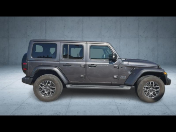 Photo 10 du bon plan JEEP Wrangler 2.0 T 380ch 4xe 80th Anniversary Command-Trac occasion à 44990 €