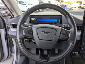 Photo 13 du bon plan FORD Mustang Mach-E 269ch Standard Range 76kWh Mach-E Propulsion occasion à 38900 €