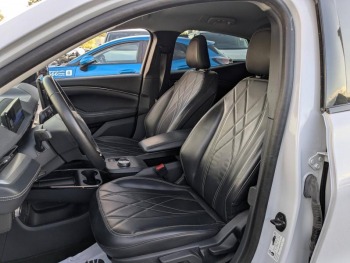 Photo 17 du bon plan FORD Mustang Mach-E 269ch Standard Range 76kWh Mach-E Propulsion occasion à 38900 €