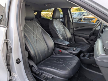 Photo 18 du bon plan FORD Mustang Mach-E 269ch Standard Range 76kWh Mach-E Propulsion occasion à 38900 €