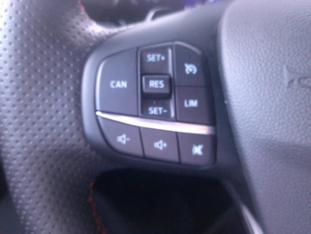 Photo 14 du bon plan FORD Puma 1.0 EcoBoost 125ch S&S mHEV ST-Line Powershift occasion à 22900 €