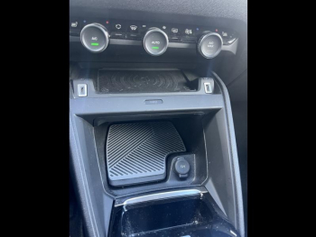 Photo 14 du bon plan CITROEN C4 1.2 Hybride 145ch S&S MAX Automatique occasion à 18890 €