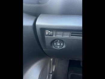 Photo 22 du bon plan CITROEN C4 1.2 Hybride 145ch S&S MAX Automatique occasion à 18890 €