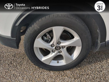 Photo 16 du bon plan TOYOTA C-HR 122h Dynamic 2WD E-CVT RC18 occasion à 17890 €