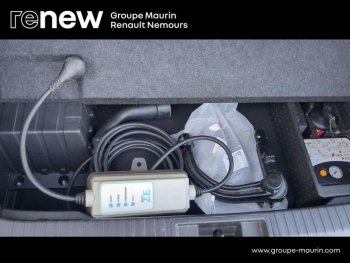 Photo 11 du bon plan RENAULT Captur 1.6 E-Tech Plug-in 160ch Initiale Paris occasion à 17900 €