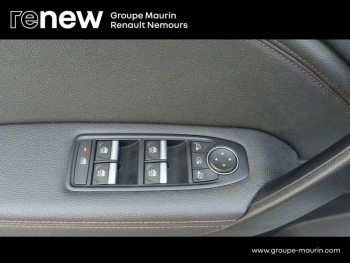 Photo 19 du bon plan RENAULT Captur 1.6 E-Tech Plug-in 160ch Initiale Paris occasion à 17900 €