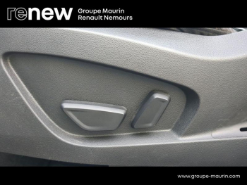 Photo 20 du bon plan RENAULT Captur 1.6 E-Tech Plug-in 160ch Initiale Paris occasion à 17900 €