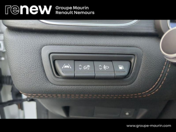 Photo 23 du bon plan RENAULT Captur 1.6 E-Tech Plug-in 160ch Initiale Paris occasion à 17900 €