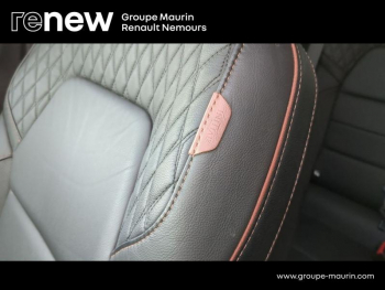 Photo 41 du bon plan RENAULT Captur 1.6 E-Tech Plug-in 160ch Initiale Paris occasion à 17900 €