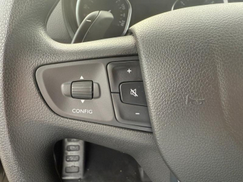 Photo 9 du bon plan TOYOTA ProAce Verso Long 2.0 140 D-4D Executive Techno MC22 occasion à 38890 €