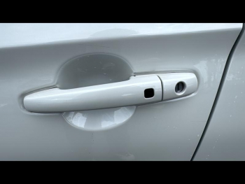 Photo 9 du bon plan SUZUKI Swift 1.2 Hybrid 83ch PrivilÃ¨ge occasion à 18980 €