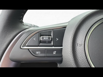 Photo 15 du bon plan SUZUKI Swift 1.2 Hybrid 83ch PrivilÃ¨ge occasion à 18980 €