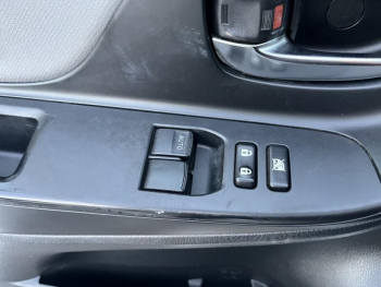 Photo 6 du bon plan TOYOTA Yaris HSD 100h Dynamic 5p occasion à 13980 €