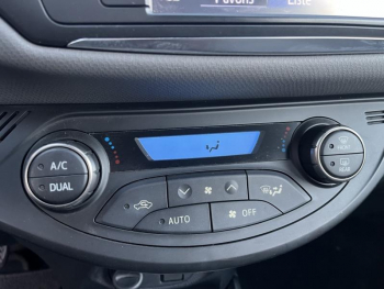 Photo 11 du bon plan TOYOTA Yaris HSD 100h Dynamic 5p occasion à 13980 €