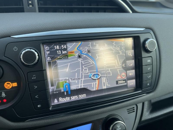 Photo 13 du bon plan TOYOTA Yaris HSD 100h Dynamic 5p occasion à 13980 €