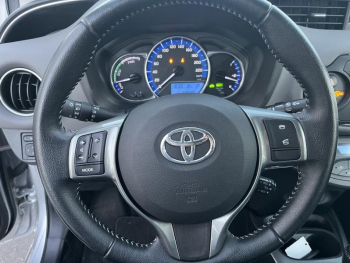 Photo 16 du bon plan TOYOTA Yaris HSD 100h Dynamic 5p occasion à 13980 €