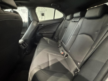 Photo 17 du bon plan LEXUS UX 300e Executive occasion à 28499 €