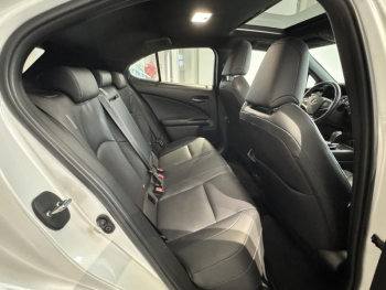 Photo 20 du bon plan LEXUS UX 300e Executive occasion à 28499 €