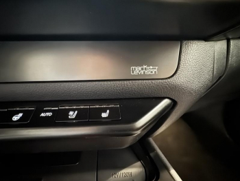 Photo 25 du bon plan LEXUS UX 300e Executive occasion à 28499 €