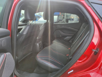 Photo 10 du bon plan FORD Mustang Mach-E 351ch Extended Range 99kWh AWD occasion à 36890 €