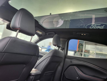 Photo 11 du bon plan FORD Mustang Mach-E 351ch Extended Range 99kWh AWD occasion à 36890 €