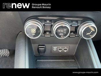 Photo 27 du bon plan RENAULT Captur 1.6 E-Tech hybride rechargeable 160ch Intens -21 occasion à 18200 €