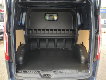 Photo 9 du bon plan FORD Transit Custom Fg VUL 320 L1H1 2.0 EcoBlue 170 S&S Cabine Approfondie Sport BVA6 occasion à 35100 €