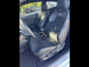 Photo 13 du bon plan FORD Fiesta 1.5 EcoBoost 200ch Stop&Start ST-Plus 3p Euro6.2 occasion à 22984 €