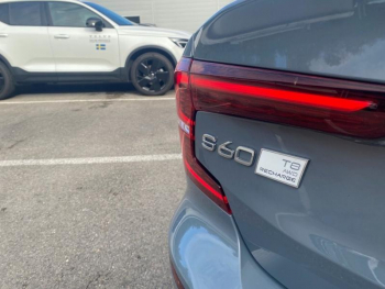 Photo 9 du bon plan VOLVO S60 T8 AWD 318 + 87ch Polestar Engineered Geartronic 8 occasion à 34890 €