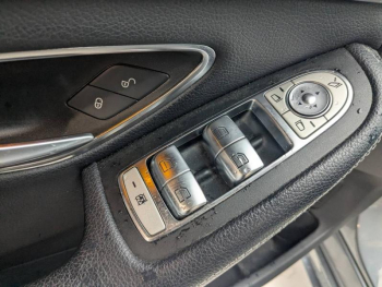 ddf-core-media-HPP5J53021673_9.jpg Photo 9 du bon plan MERCEDES-BENZ Classe C 180 1.6 156ch AMG Line 9G-Tronic occasion à 19900 €