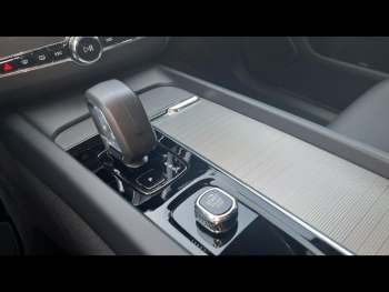 ddf-core-media-FQ6UEv2025177_13.jpg Photo 13 du bon plan VOLVO XC60 T6 Hybride Rechargeable 253 + 145ch Ultra Style Dark Geartronic 8 AWD occasion à 56990 €