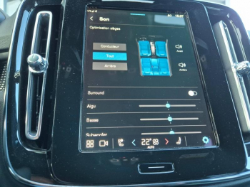 Photo 19 du bon plan VOLVO XC40 B3 163ch Plus DCT 7 occasion à 36990 €