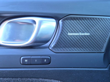 Photo 27 du bon plan VOLVO XC40 B3 163ch Plus DCT 7 occasion à 36990 €