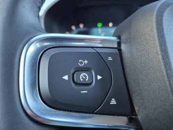 Photo 30 du bon plan VOLVO XC40 B3 163ch Plus DCT 7 occasion à 36990 €