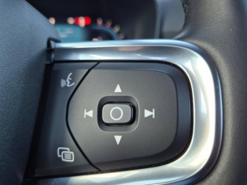 Photo 31 du bon plan VOLVO XC40 B3 163ch Plus DCT 7 occasion à 36990 €