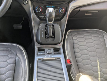 ddf-core-media-UCtIdk173227_16.jpg Photo 16 du bon plan FORD Kuga 1.5 Flexifuel-E85 150ch Stop&Start Vignale 4x2 BVA Euro6.2 occasion à 18290 €