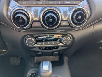 Photo 18 du bon plan NISSAN Juke 1.6 Hybrid 143ch Tekna 2023.5 occasion à 24800 €