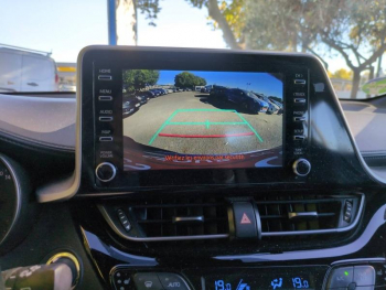 Photo 7 du bon plan TOYOTA C-HR 122h Dynamic Business 2WD E-CVT MC19 occasion à 19000 €