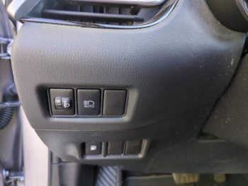 Photo 13 du bon plan TOYOTA C-HR 122h Dynamic Business 2WD E-CVT MC19 occasion à 19000 €