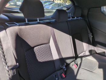 Photo 18 du bon plan TOYOTA C-HR 122h Dynamic Business 2WD E-CVT MC19 occasion à 19000 €