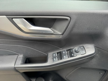 Photo 8 du bon plan FORD Kuga 2.5 Duratec 180ch Hybrid FlexiFuel Titanium Powershift occasion à 29600 €