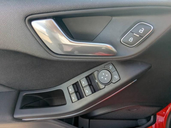 Photo 11 du bon plan FORD Fiesta 1.0 Flexifuel 95ch ST-Line 5p occasion à 15490 €