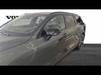 Photo 2 du bon plan VOLVO V60 B4 197ch Ultra Style Dark DCT 7 occasion à 54900 €