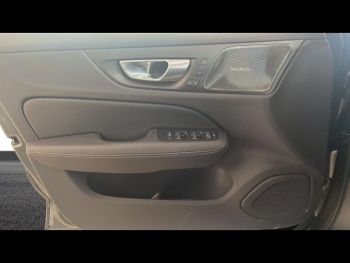 Photo 16 du bon plan VOLVO V60 B4 197ch Ultra Style Dark DCT 7 occasion à 54900 €
